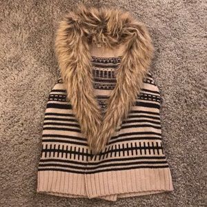 NWOT BB DAKOTA Tribal print knit vest